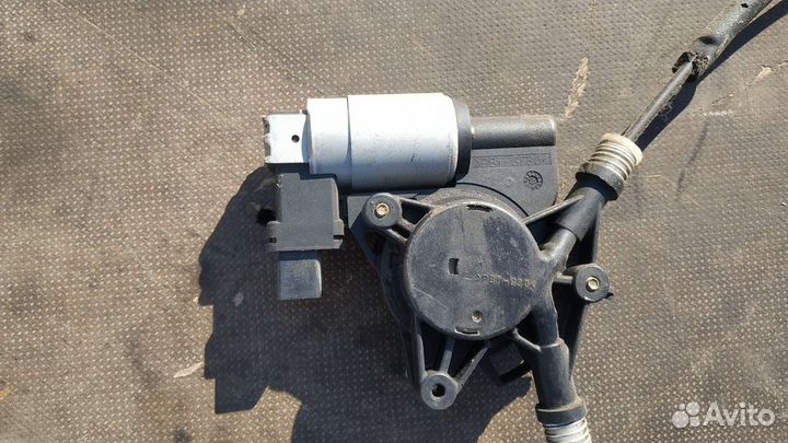 Передний правый стеклоподъемник Мазда 3 BK