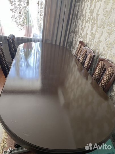 Стол деревянный со стульями