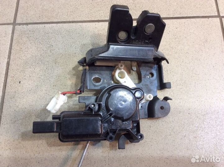 Замок багажника Mazda 3 BK LF5002300A 2006