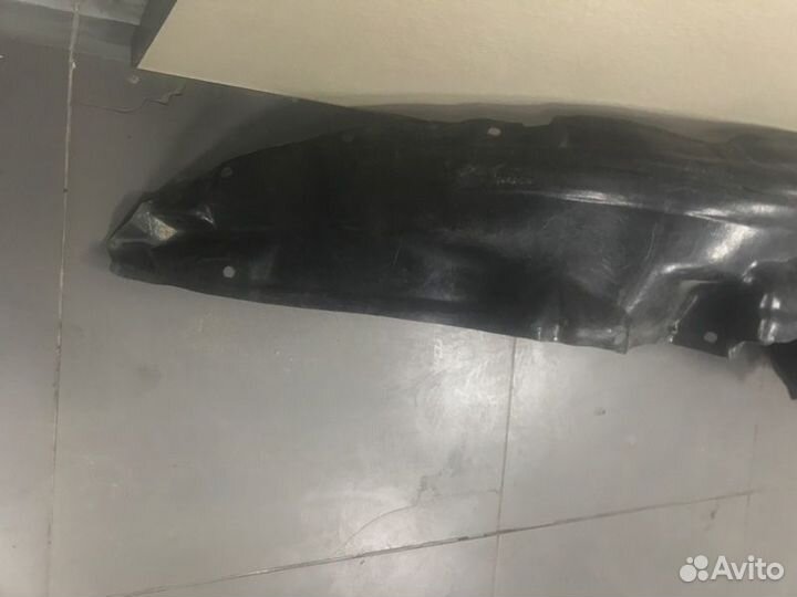 Подкрылок передний левый Toyota Rav4 SXA10 3SFE