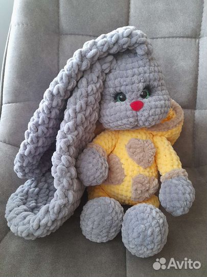 Зайка Буся в костюме жирафика