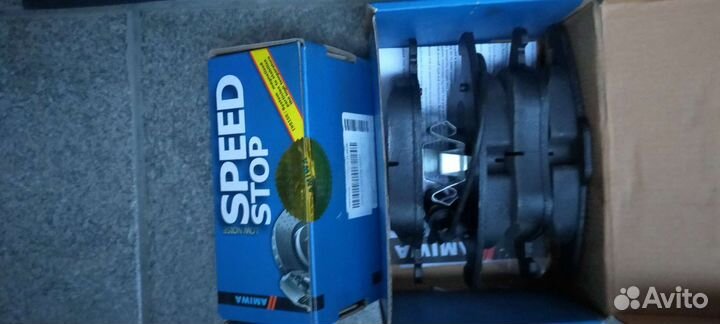 Тормозные колодки на ауди А4 передние+задние