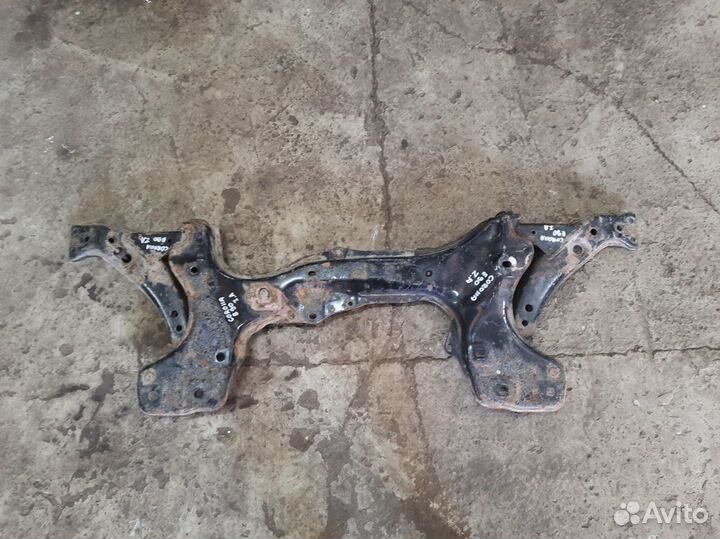 Подрамник Toyota Corolla E90 1987-1992