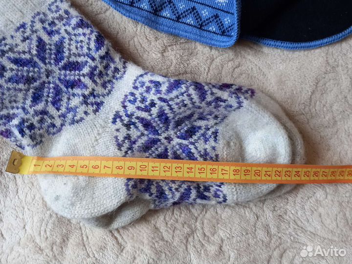 Носки шерстяные и манишка, детские вещи