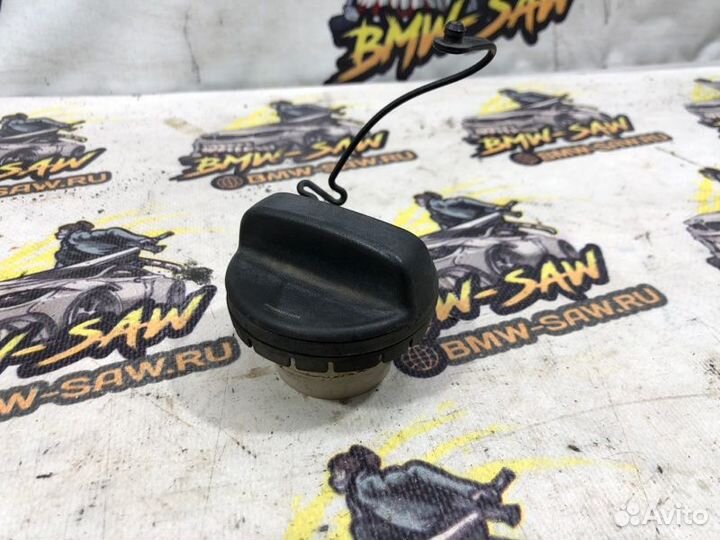 Крышка бензобака Audi A6 C4 AAH 1995