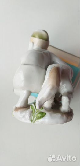 Фарфоровая статуэтка Юный пограничник, лфз