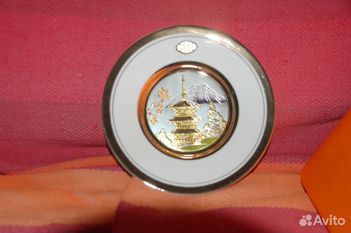 Декоративная тарелка 15 см(золотая кайма, Япония)