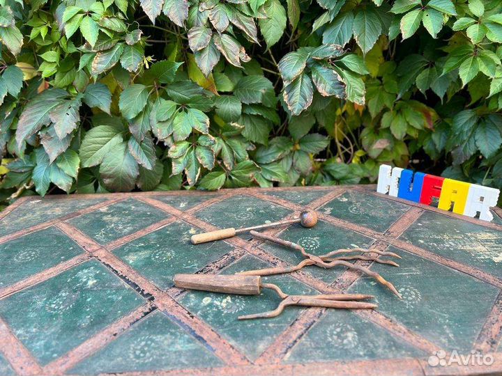 Старинный набор для завивки волос