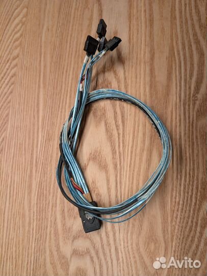Кабель sff 8087 на 4 SATA