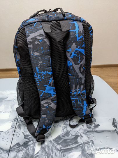 Школьный рюкзак для мальчика (новый)