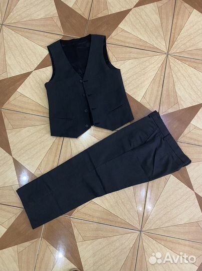 Школьный костюм серый