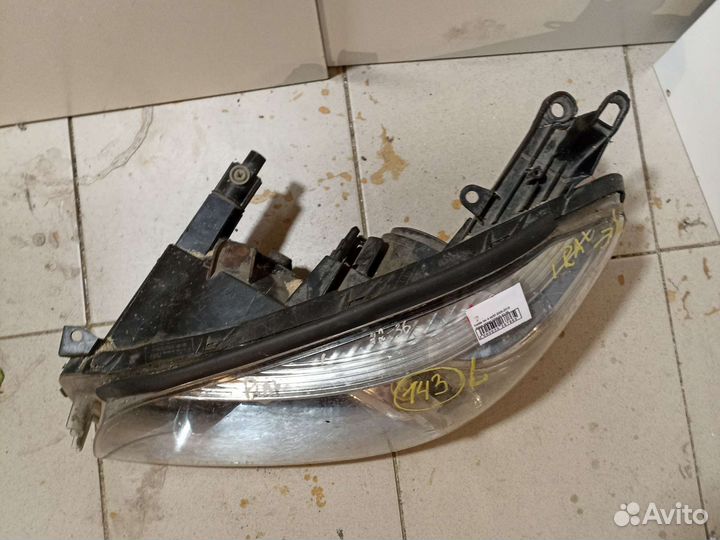 Фары Toyota RAV4 A30