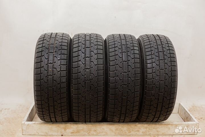 Toyo Observe Garit GIZ 225/50 R17 94Q