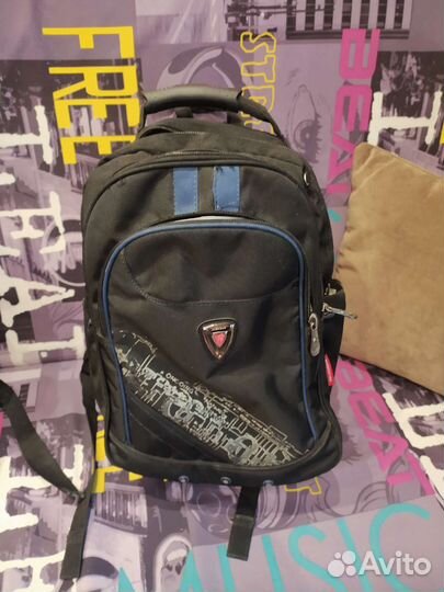 Рюкзак школьный