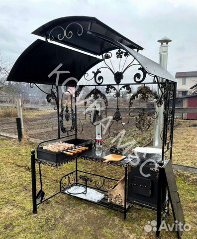 Мангал с крышей
