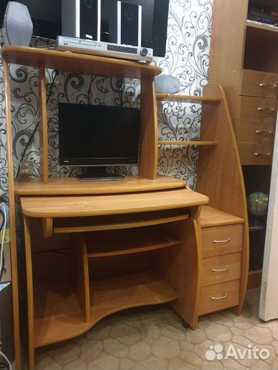 Компьютерный стол