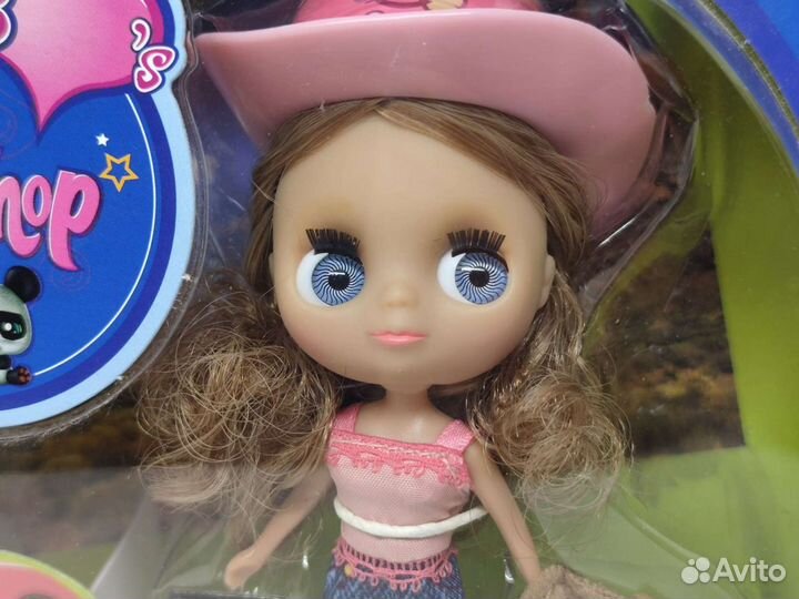 Littlest Pet Shop Blythe Doll B17