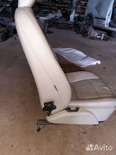 Сидения переднее Volvo s40
