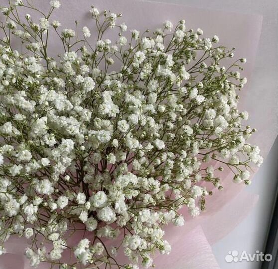 Воздушный букет из белых гипсофил