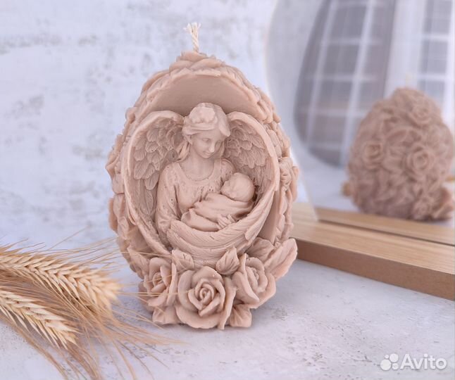 Свеча Дева с младенцем