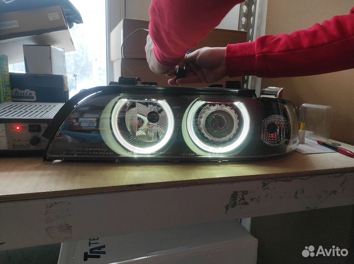 Фары BMW E39 с глазками бмв е39 желтый поворотник