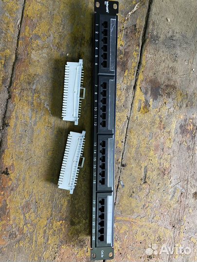 Комутационная панель 24 порта