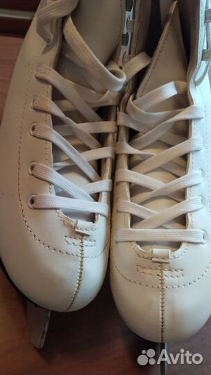 Продам женские коньки 