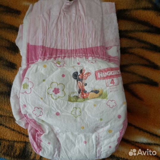 Подгузники для девочек 4 (8-14кг) 11 штук