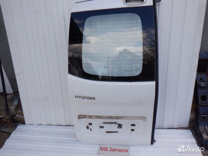 Дверь распашная левая Hyundai H1 Grand Starex