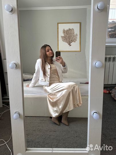 Атласное платье 44