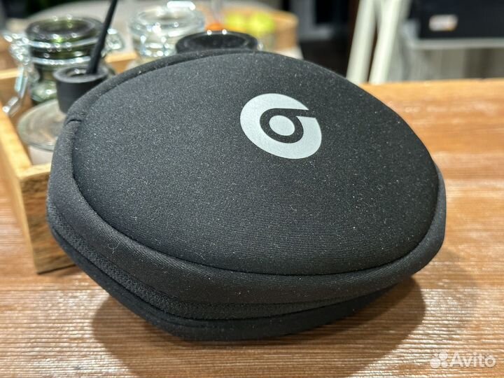 Наушники Beats Solo2 Wireless