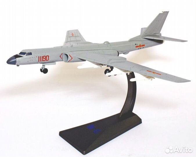 Модель самолета 1/144 Xian H-6K