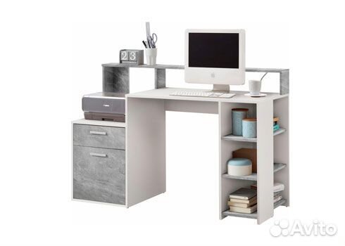 Новый компьютерный стол с полками