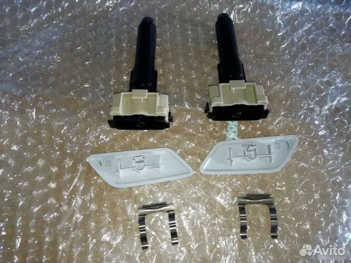 Форсунка омывателя фары Toyota Land Cruiser Prado