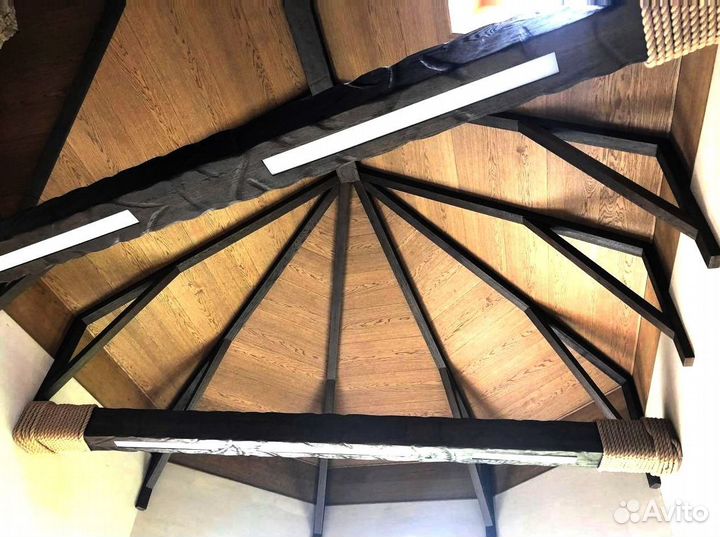 Деревянный потолок из массива дерева