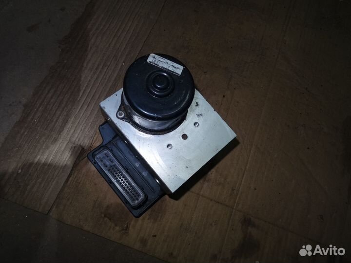 Блок управления ABS VW Golf 4