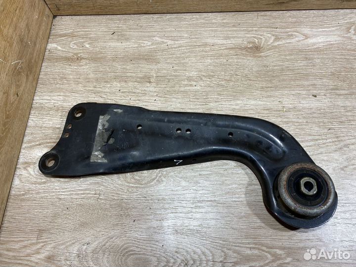 Рычаг задний продольный левый VW Passat B8