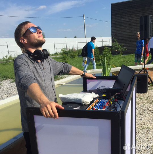 Диджей с оборудованием, dj, дж, звуковая аппаратур