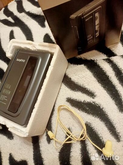 Карманный магнитофон Sanyo M1018A