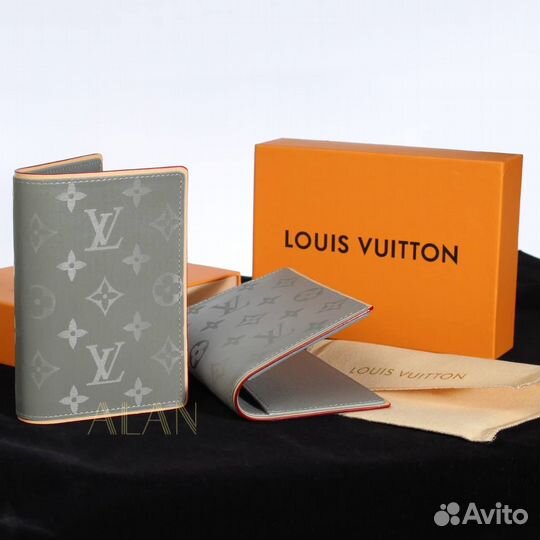 Обложка для паспорта louis vuitton titanium