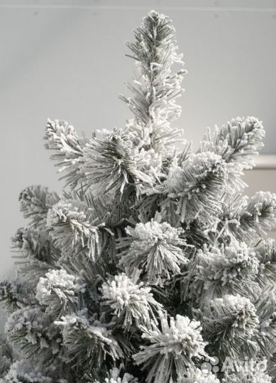 Искусственная заснеженная ель