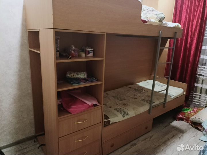 Кровать двухьярусная