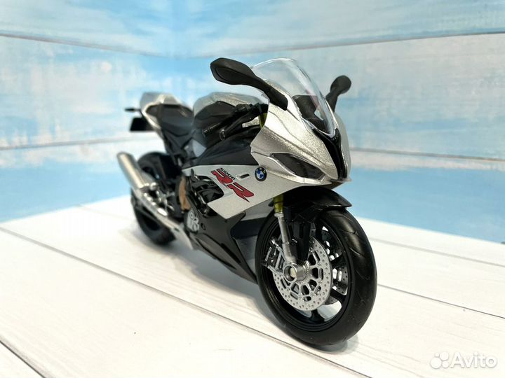 Модель мотоцикла BMW S1000RR 1/12