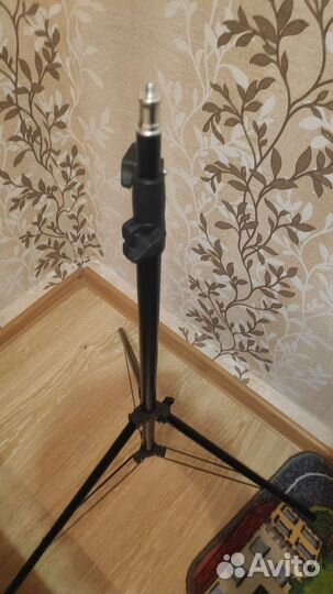 Штатив 1.92м. для телефона, фотоаппарата, уровня
