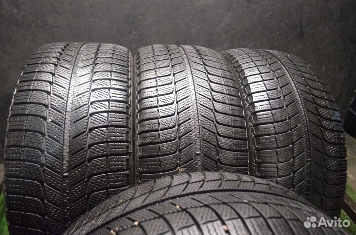 Michelin X-Ice XI3 245/45 R18 100H