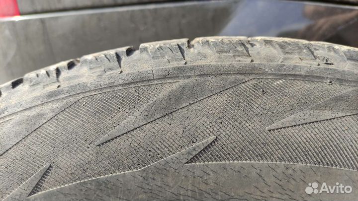 Bridgestone Blizzak WS-60 225/65 R17 99R