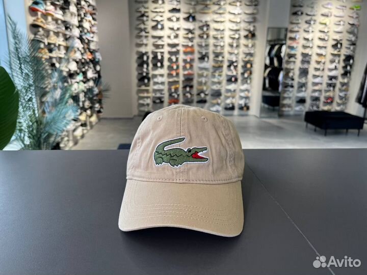 Бейсболка Lacoste в ТЦ Мега Молл