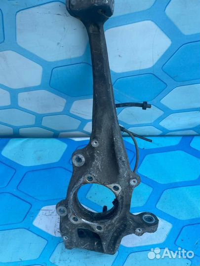 Кулак поворотный передний правый 8K0407254AB