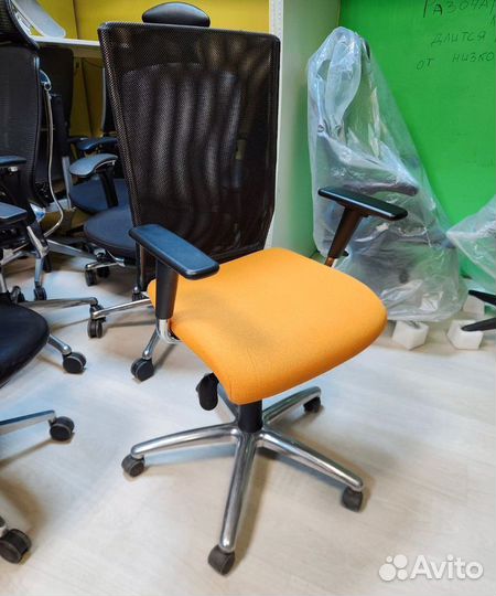 Компьютерное кресло новое, много