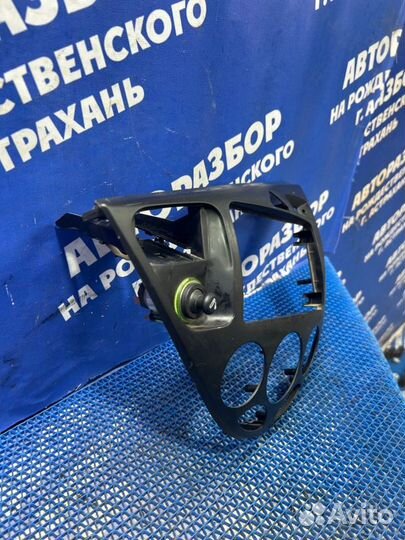 Накладка центральной консоли Ford Focus 1 седан